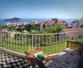 Sea And Old City View Apartment